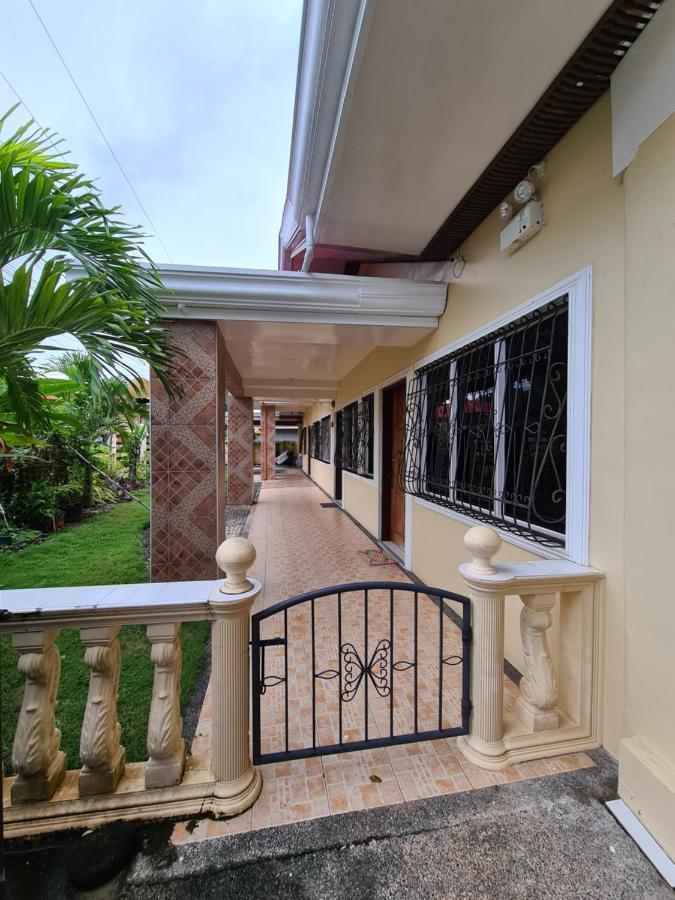 סיקיהור La-Familia Guest House מראה חיצוני תמונה