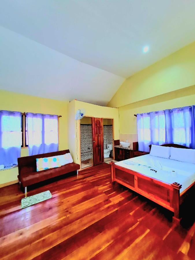 סיקיהור La-Familia Guest House מראה חיצוני תמונה